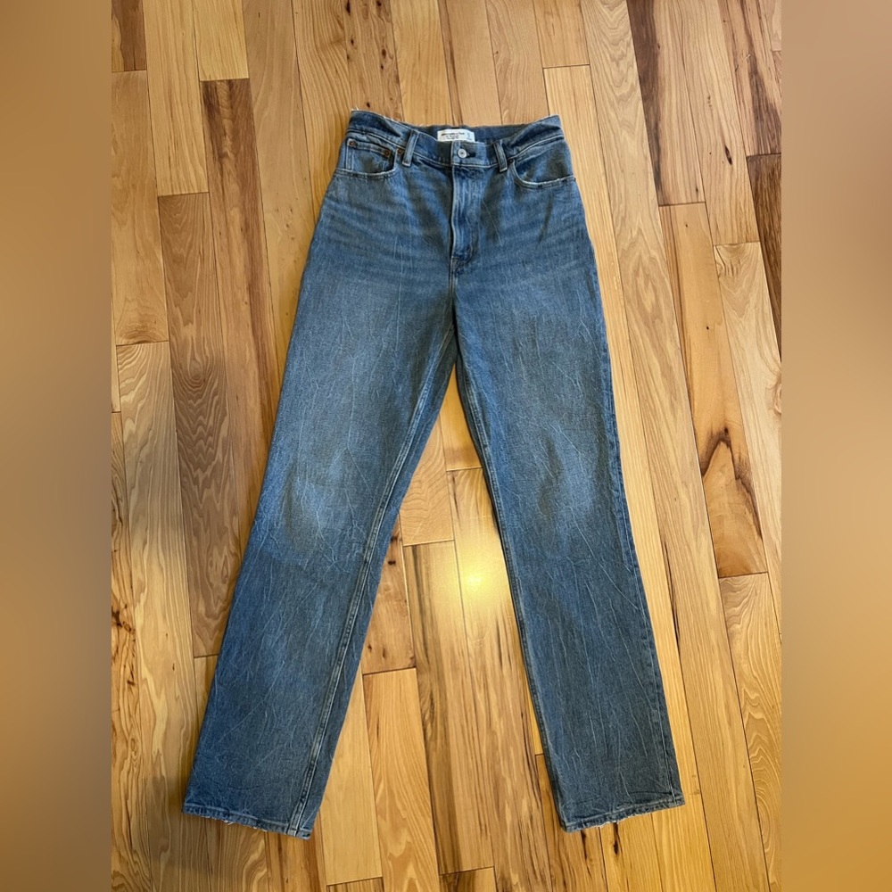 Abercrombie & Fitch The 90’s Straight Ultra High Rise Jeans (27/4L)